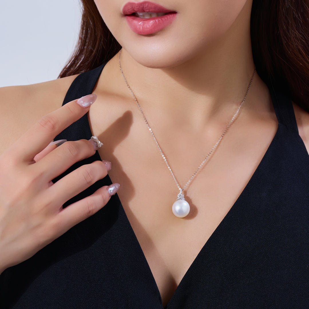 18K Solid Gold Australian White South Sea Necklace KN00350