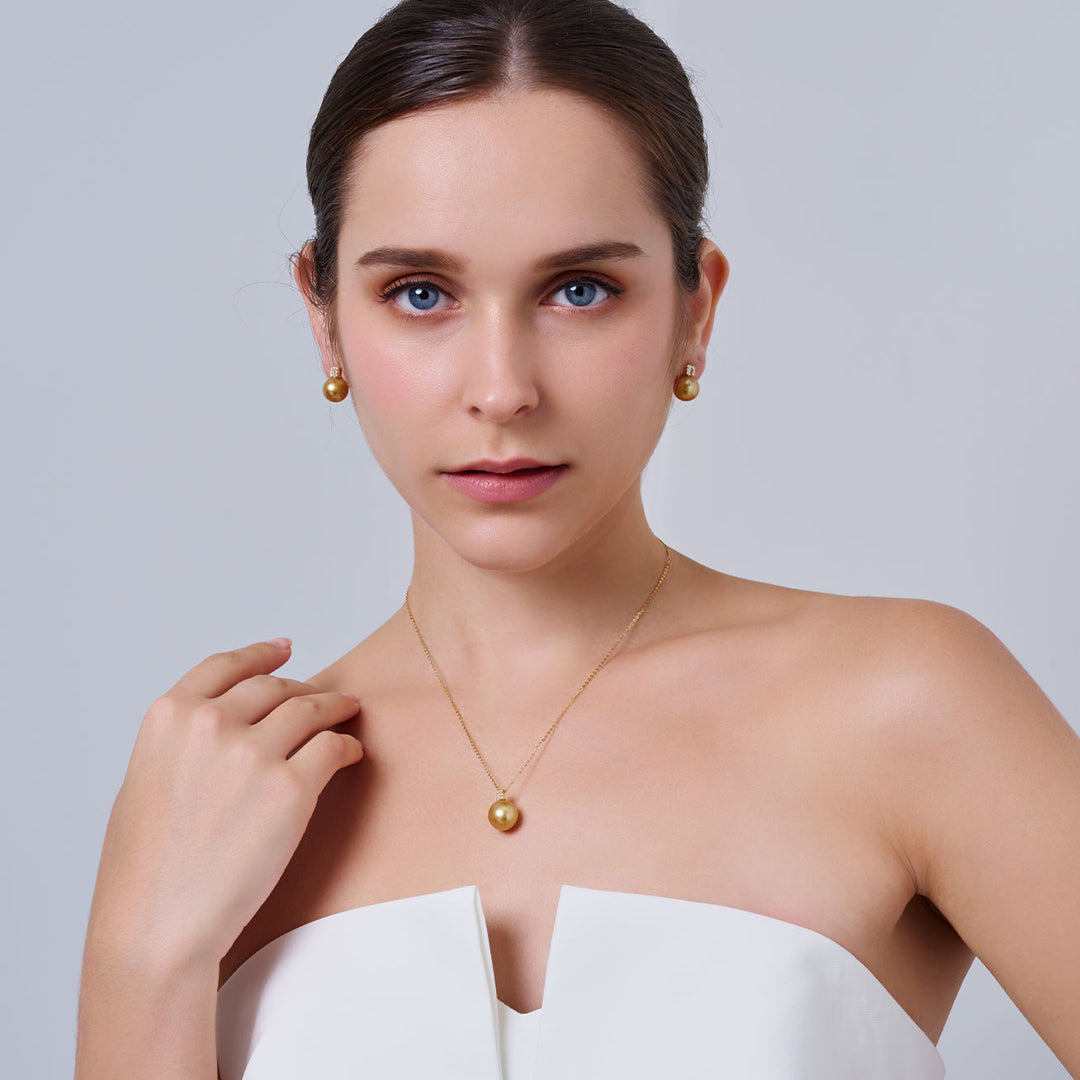 Collana con perla dorata del Mare del Sud in oro massiccio 18K KN00362