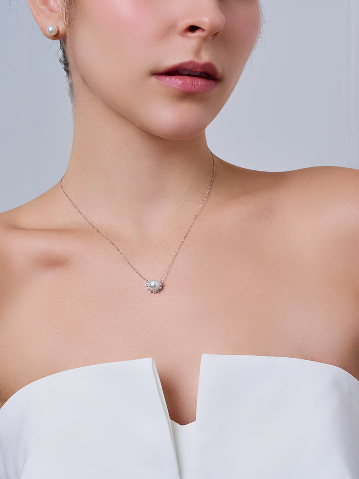 Collana con perla Akoya in oro massiccio 18k KN00365