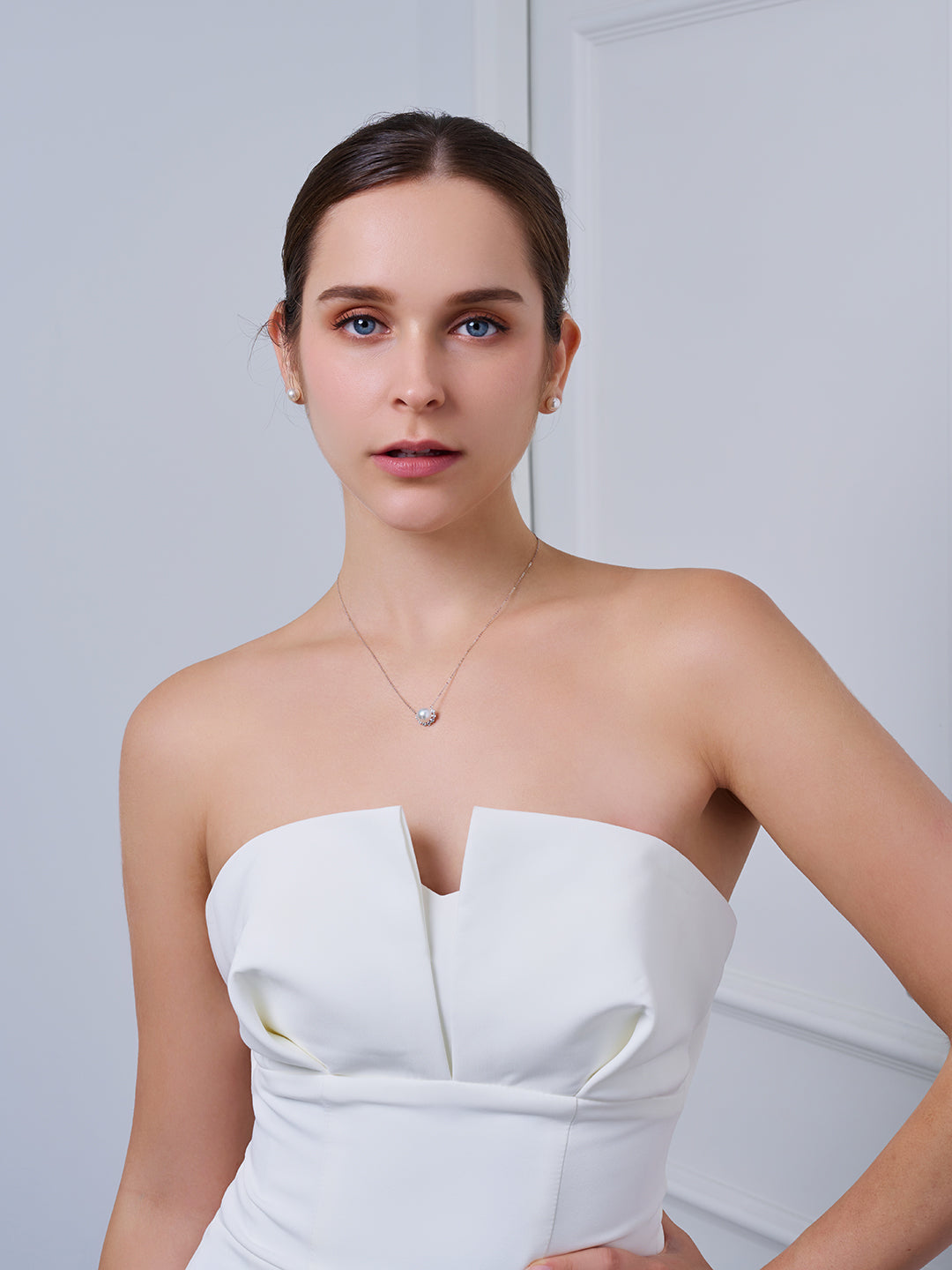 Collana con perla Akoya in oro massiccio 18k KN00365