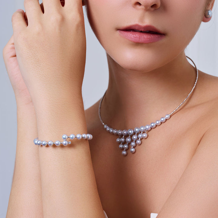 عقد لؤلؤ أكويا أزرق فضي من الذهب الخالص عيار 18 قيراط KN00368