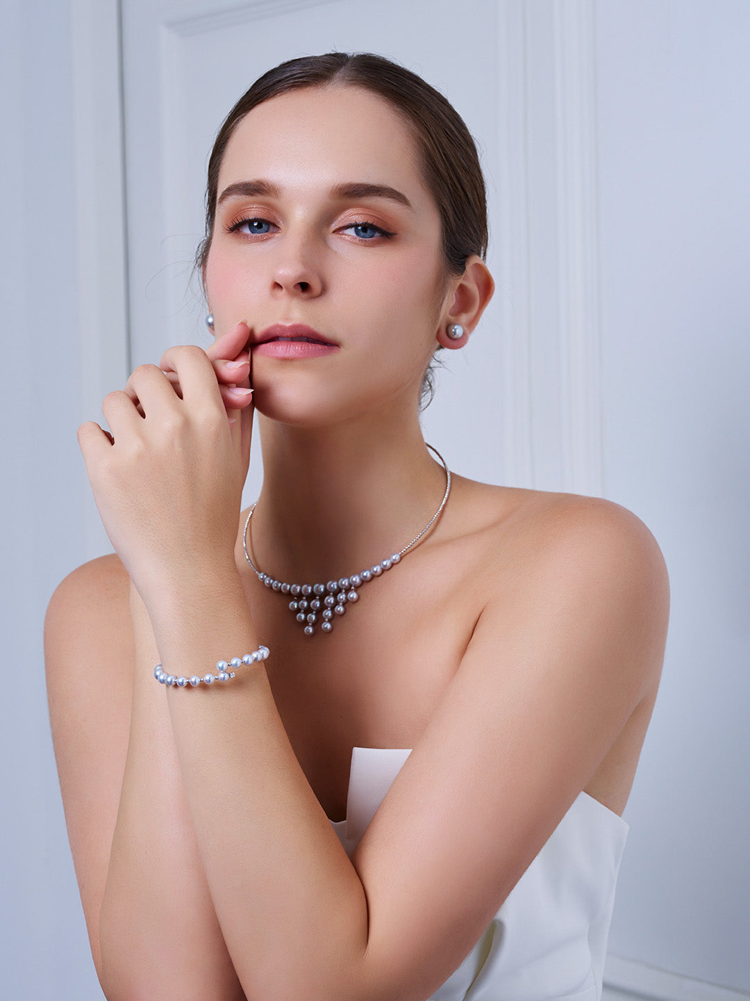 Collana con Perla Akoya Blu in Argento e Oro Massiccio 18K KN00368