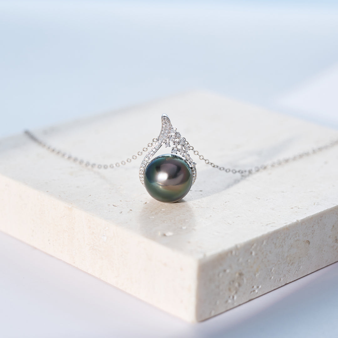 Collana con perla tahitiana in oro massiccio 18k KN00373