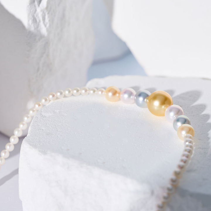 Collier en perles Akoya en or massif 18 carats KN00377