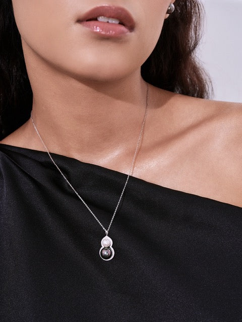 Collier en perle tahitienne d'eau salée en or massif 18 carats KN00381
