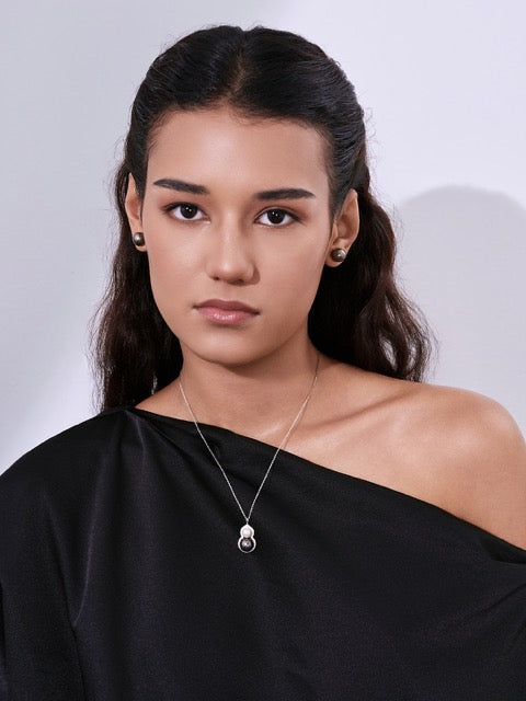 Collier en perle tahitienne d'eau salée en or massif 18 carats KN00381