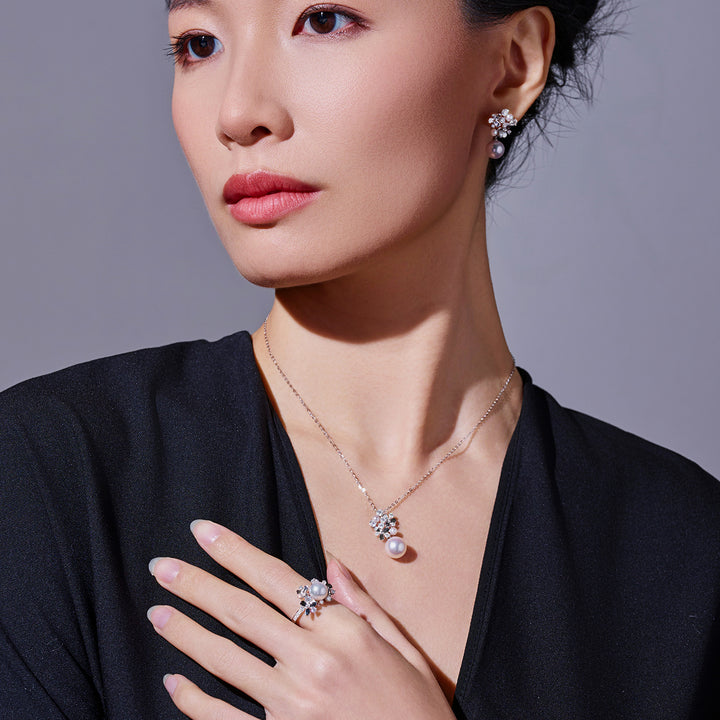 Collana di perle Akoya in oro 18 carati di prima qualità KN00386