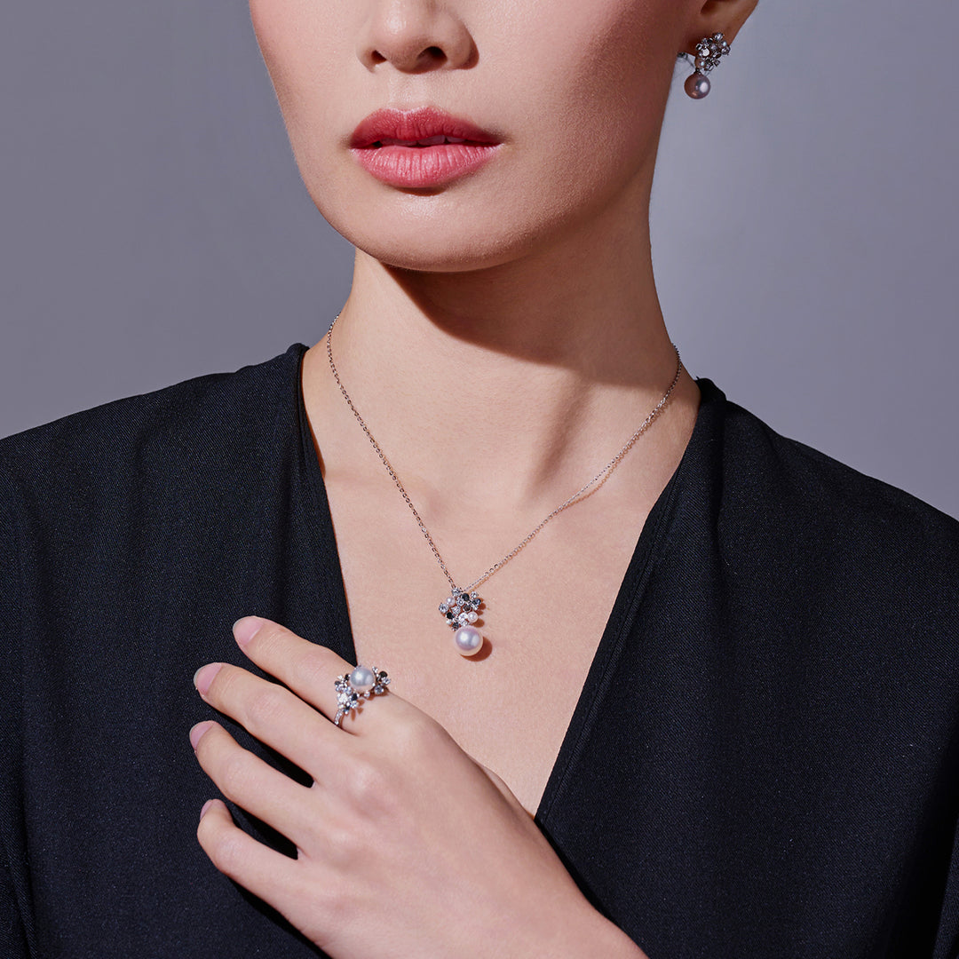 Collana di perle Akoya in oro 18 carati di prima qualità KN00386