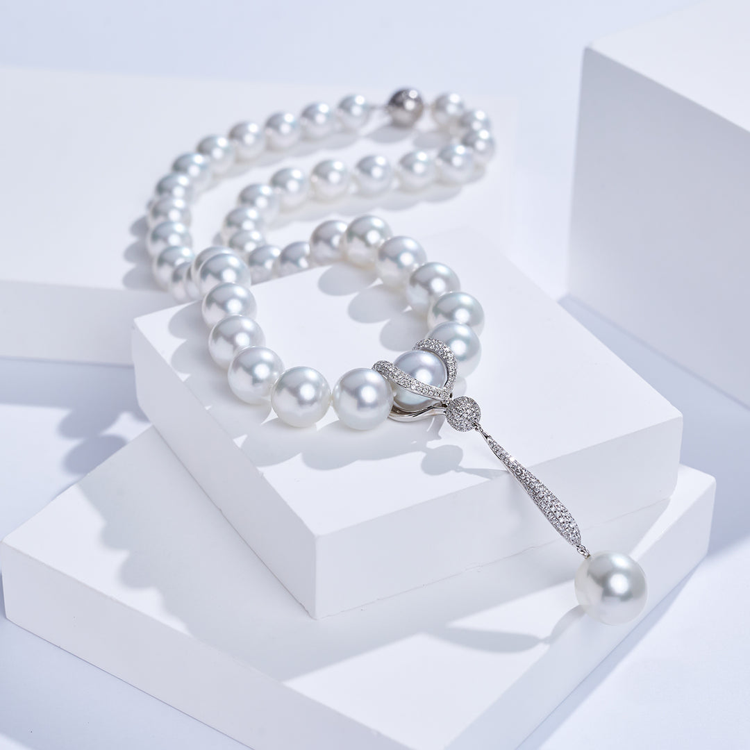 قلادة لؤلؤ بحر الجنوب الأبيض من الذهب الخالص عيار 18K KN00393