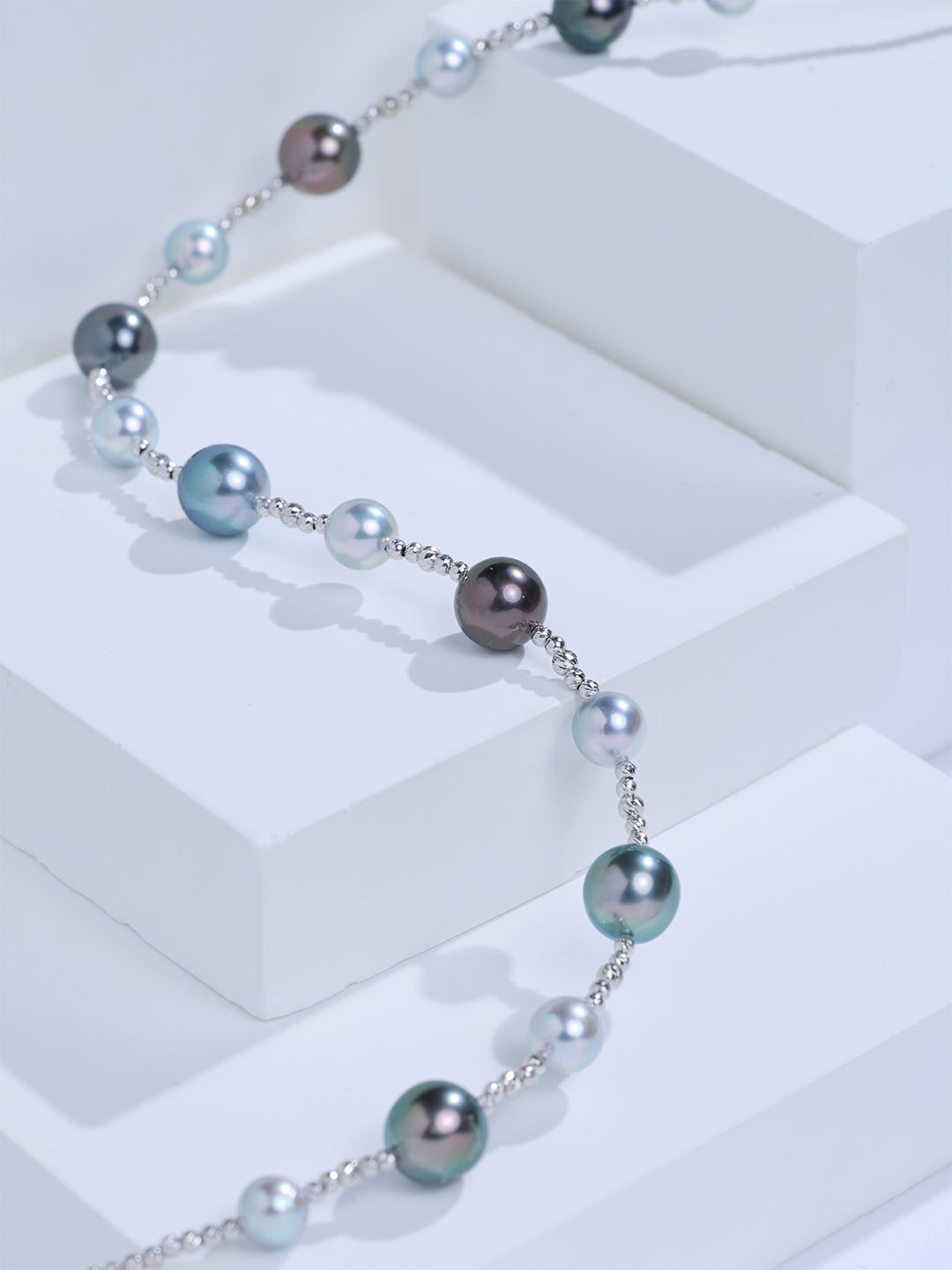Top Lustre 18k Akoya and Tahitian Pearl Necklace KN00401 | HARMONY