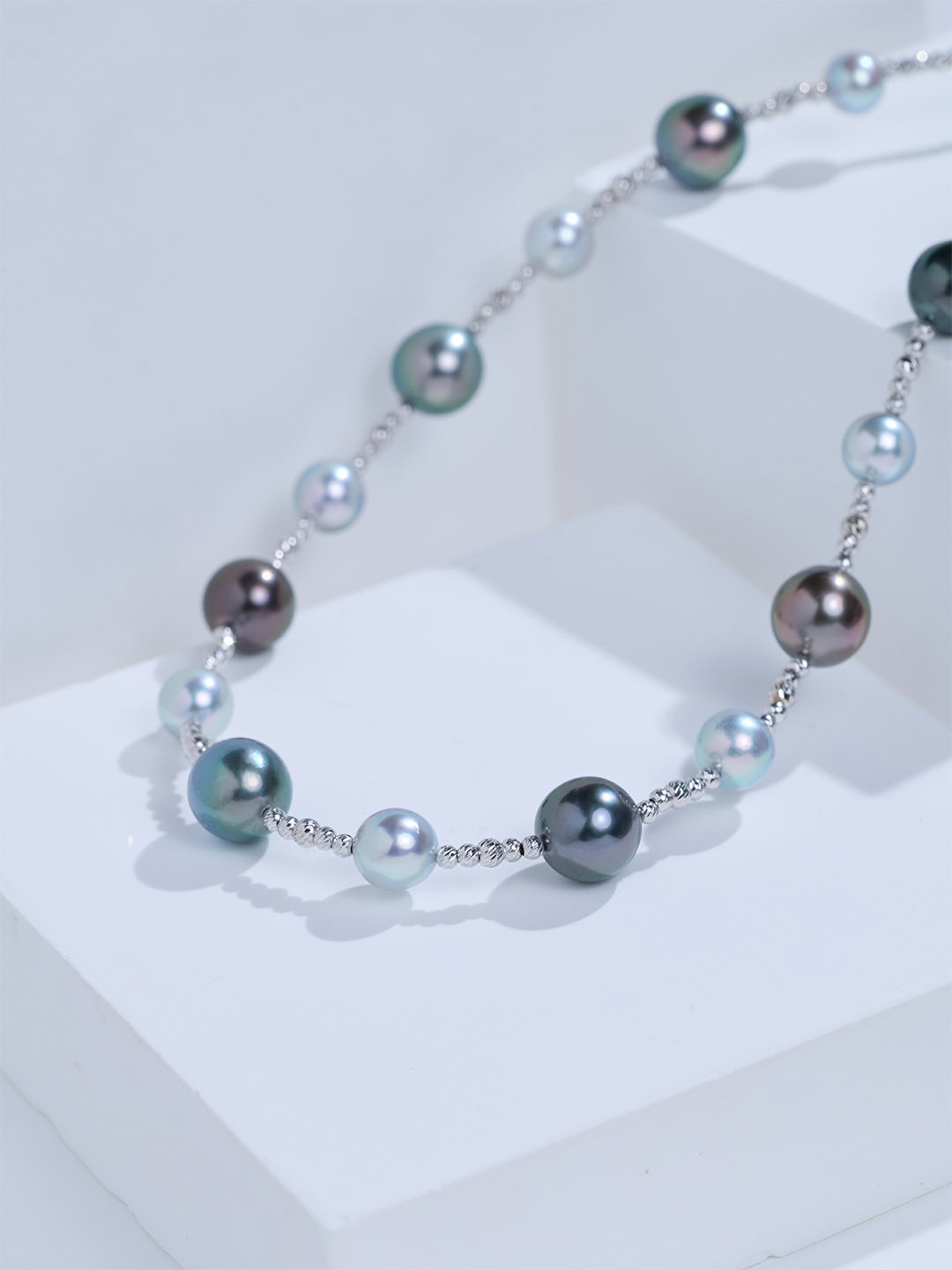 Top Lustre 18k Akoya and Tahitian Pearl Necklace KN00401 | HARMONY