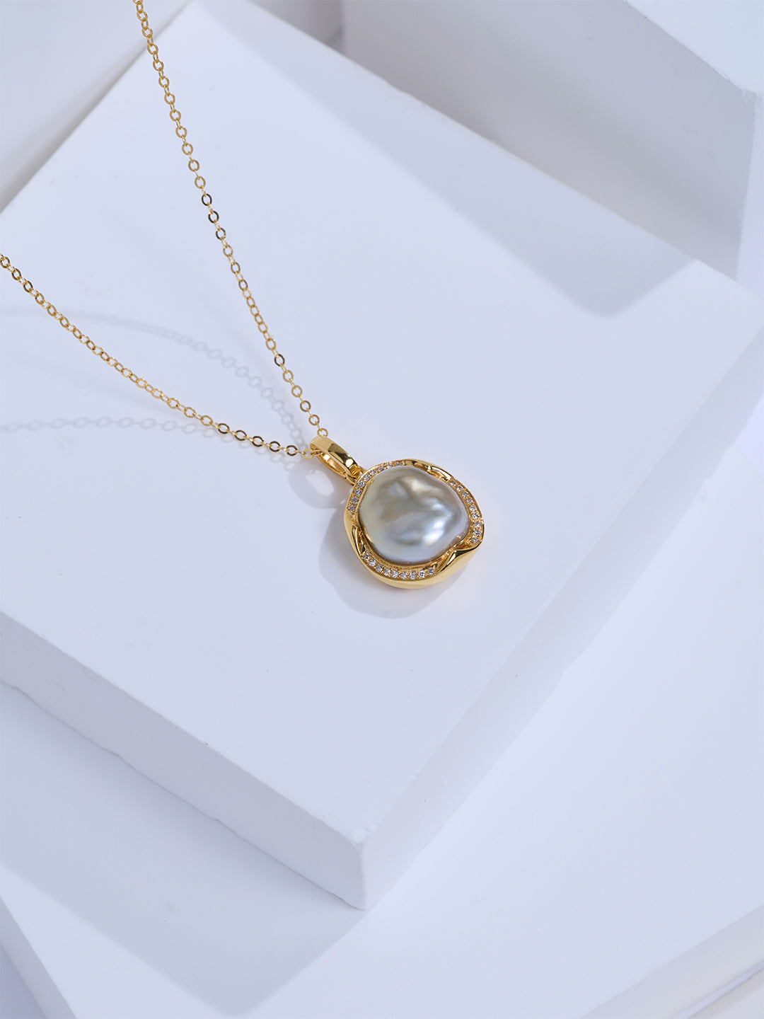 Collar de perlas Keshi de agua salada de oro macizo de 18k de máxima calidad KN00406