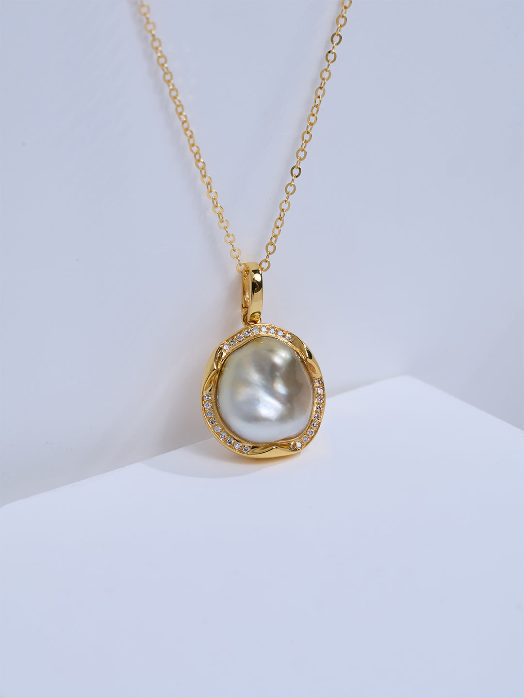 Collar de perlas Keshi de agua salada de oro macizo de 18k de máxima calidad KN00406