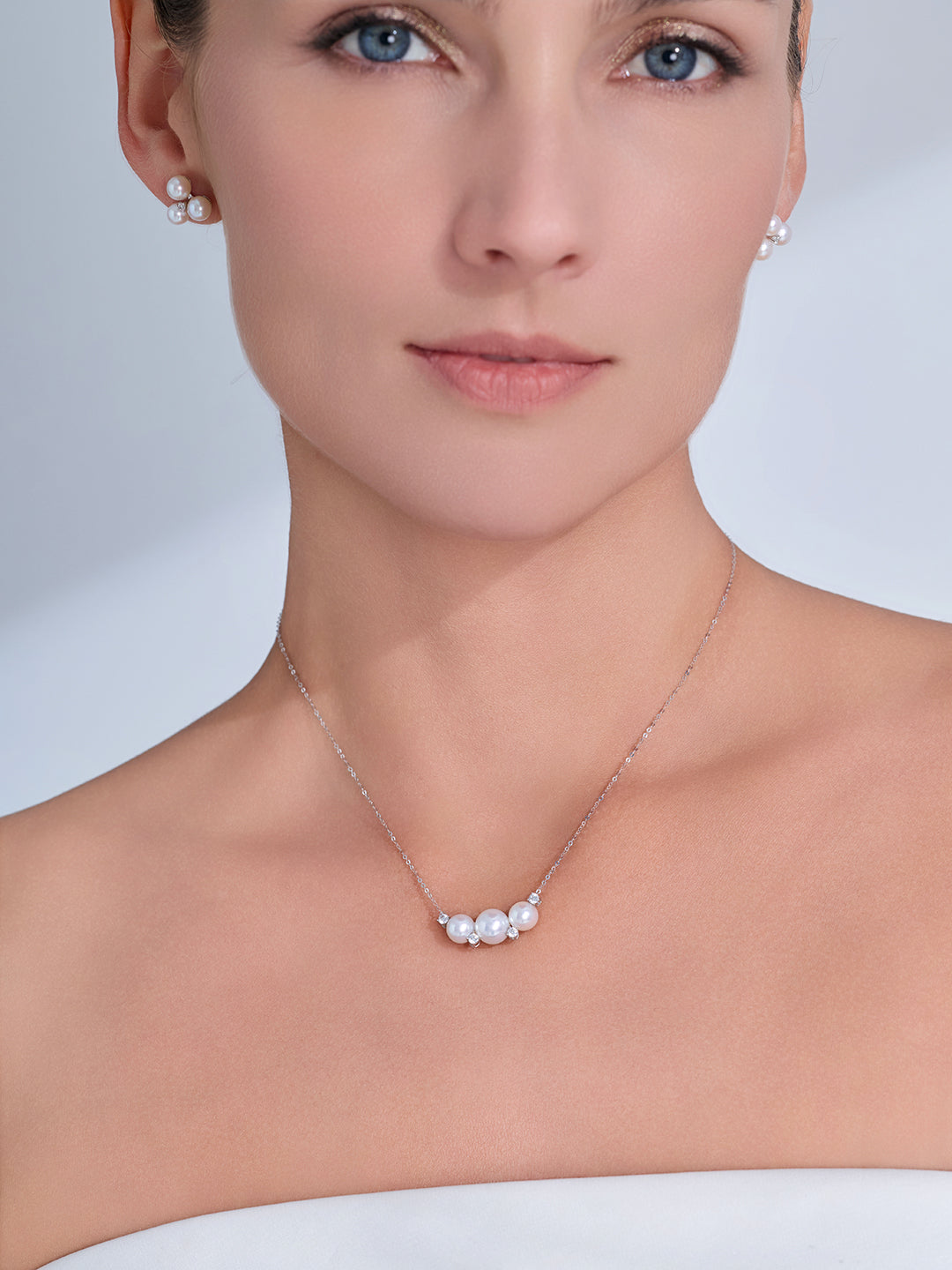 Rantai Leher Mutiara Akoya Emas 18K Top Lustre KN00409