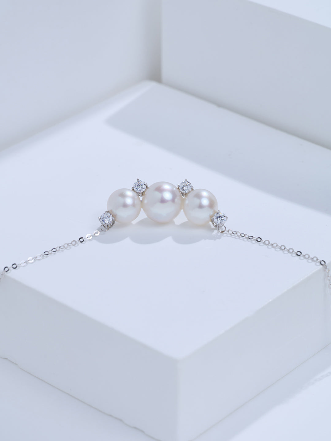 Top Lustre 18K Gold Hanadama Akoya Pearl Necklace KN00409