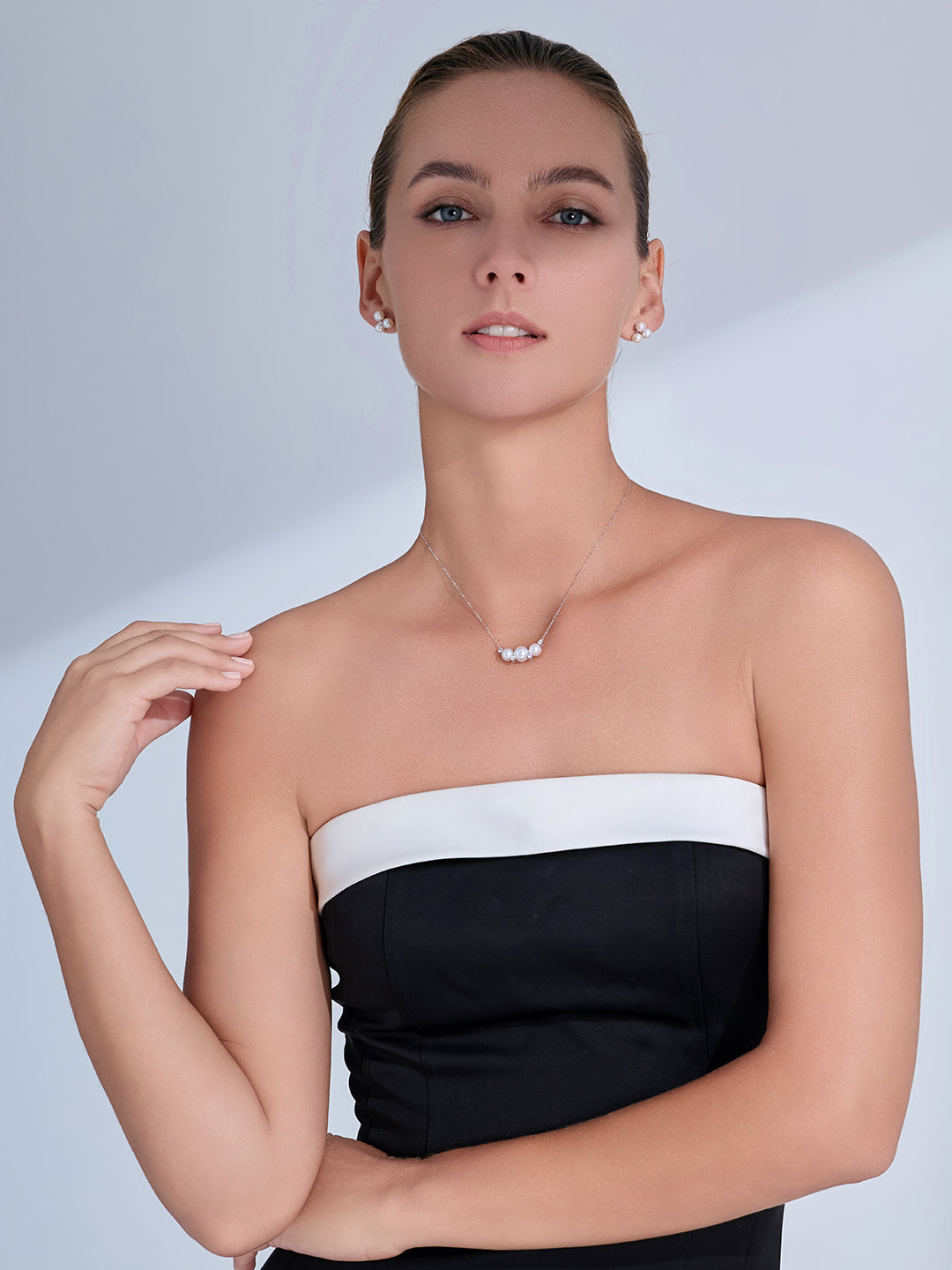 Rantai Leher Mutiara Akoya Emas 18K Top Lustre KN00409