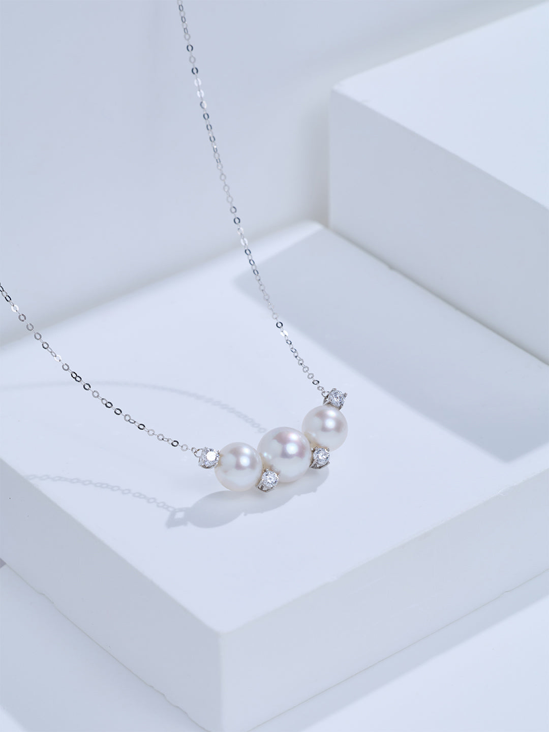 Top Lustre 18K Gold Hanadama Akoya Pearl Necklace KN00409
