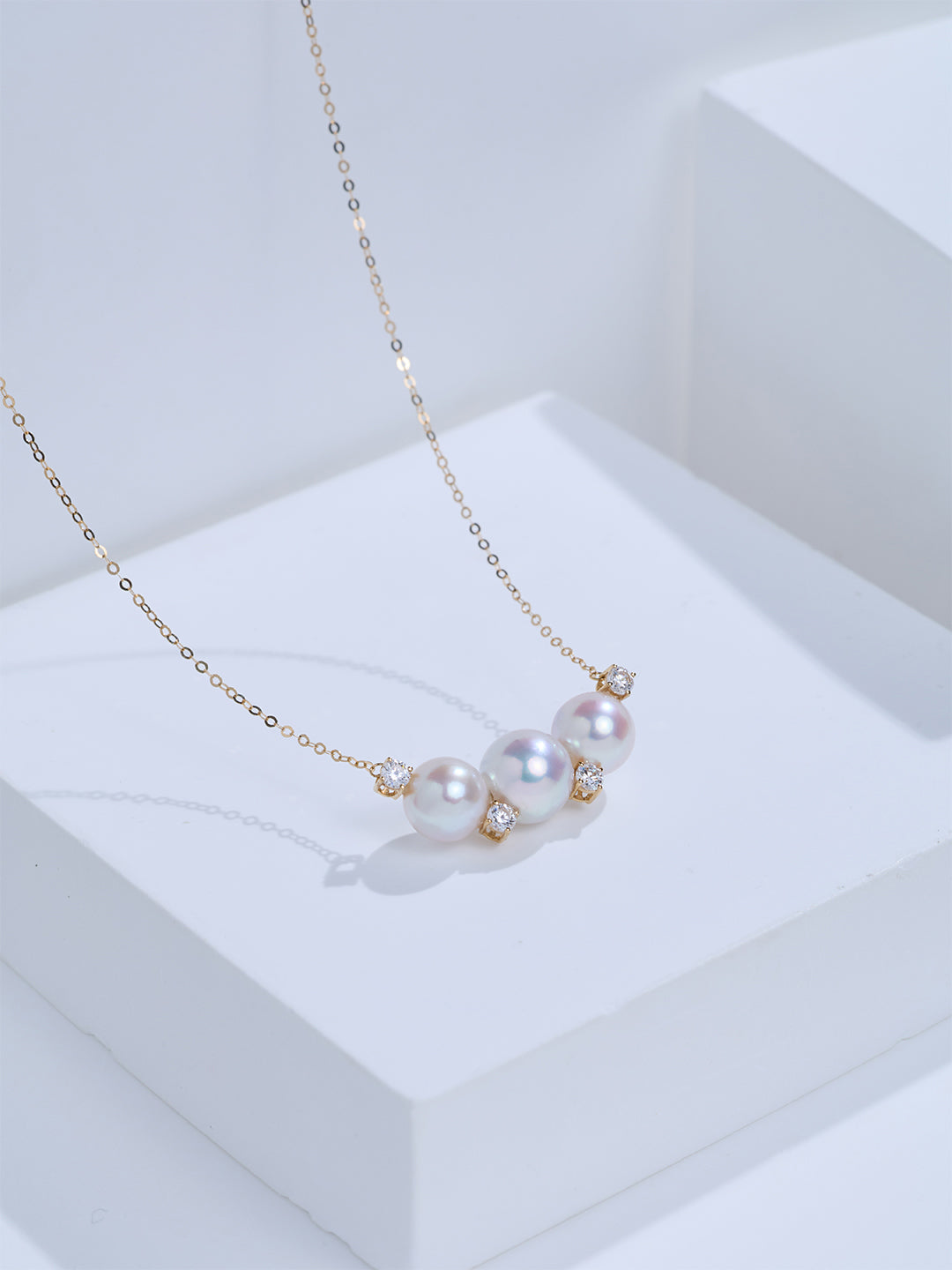 Top Lustre 18K Gold Akoya Pearl Necklace KN00410