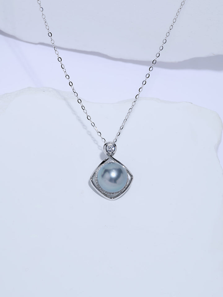 Collier de perles d’Akoya bleu argenté en or massif 18 carats au lustre supérieur KN00430