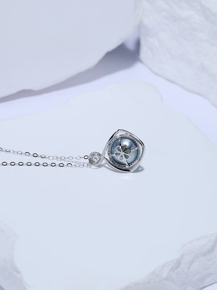Collier de perles d’Akoya bleu argenté en or massif 18 carats au lustre supérieur KN00430