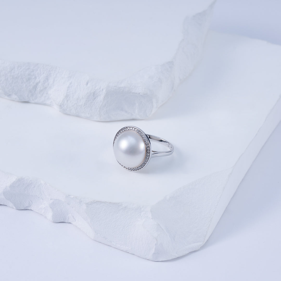 Anello in perla bianca australiana con diamante 18K KR00129