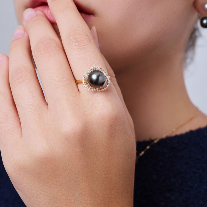 Anello con perla tahitiana in oro massiccio 18K KR00144