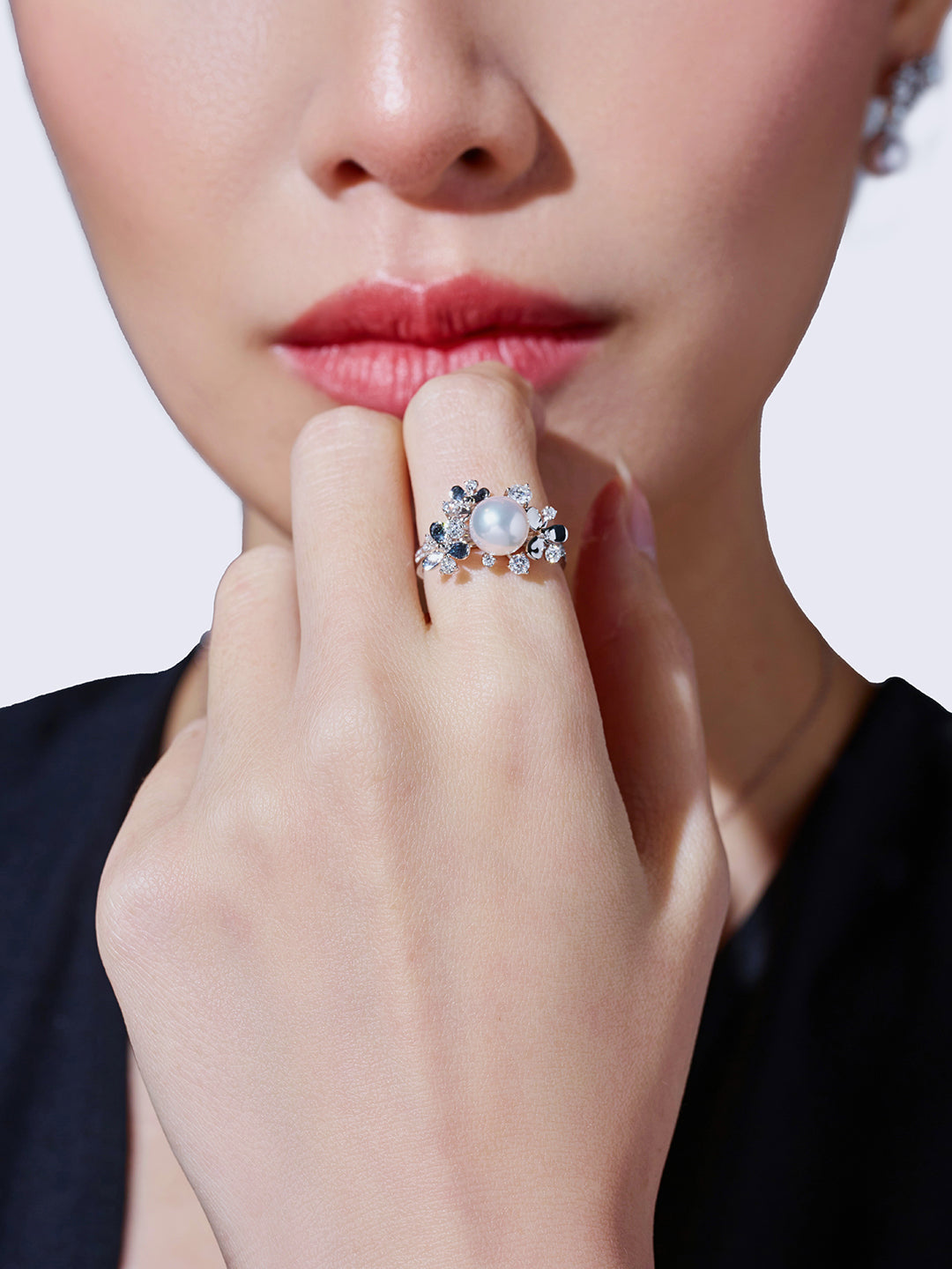 Anillo de perla Akoya de oro de 18 quilates de primera calidad KR00153