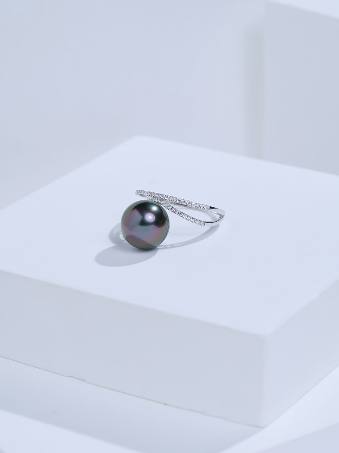 Top Grade 18K Solid Gold Tahitian Pearl Ring KR00158