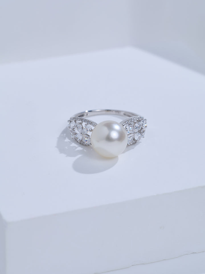 Top Grade 18K Gold Hanadama Akoya Pearl Ring KR00161