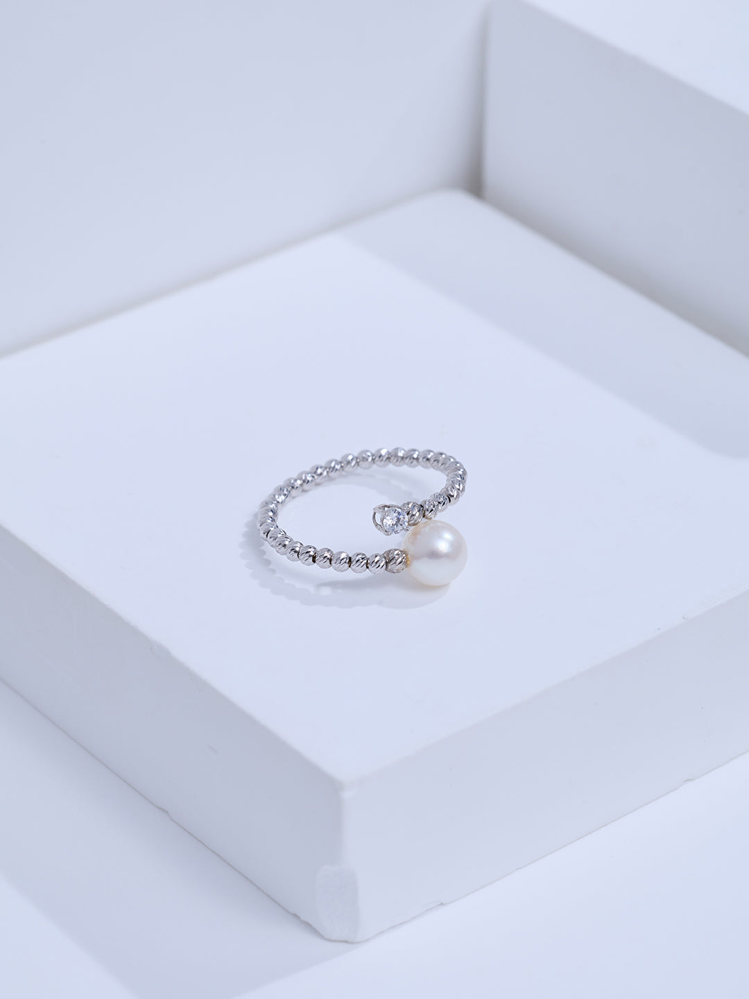 Top Grade 18k Solid Gold Akoya Pearl Ring KR00163