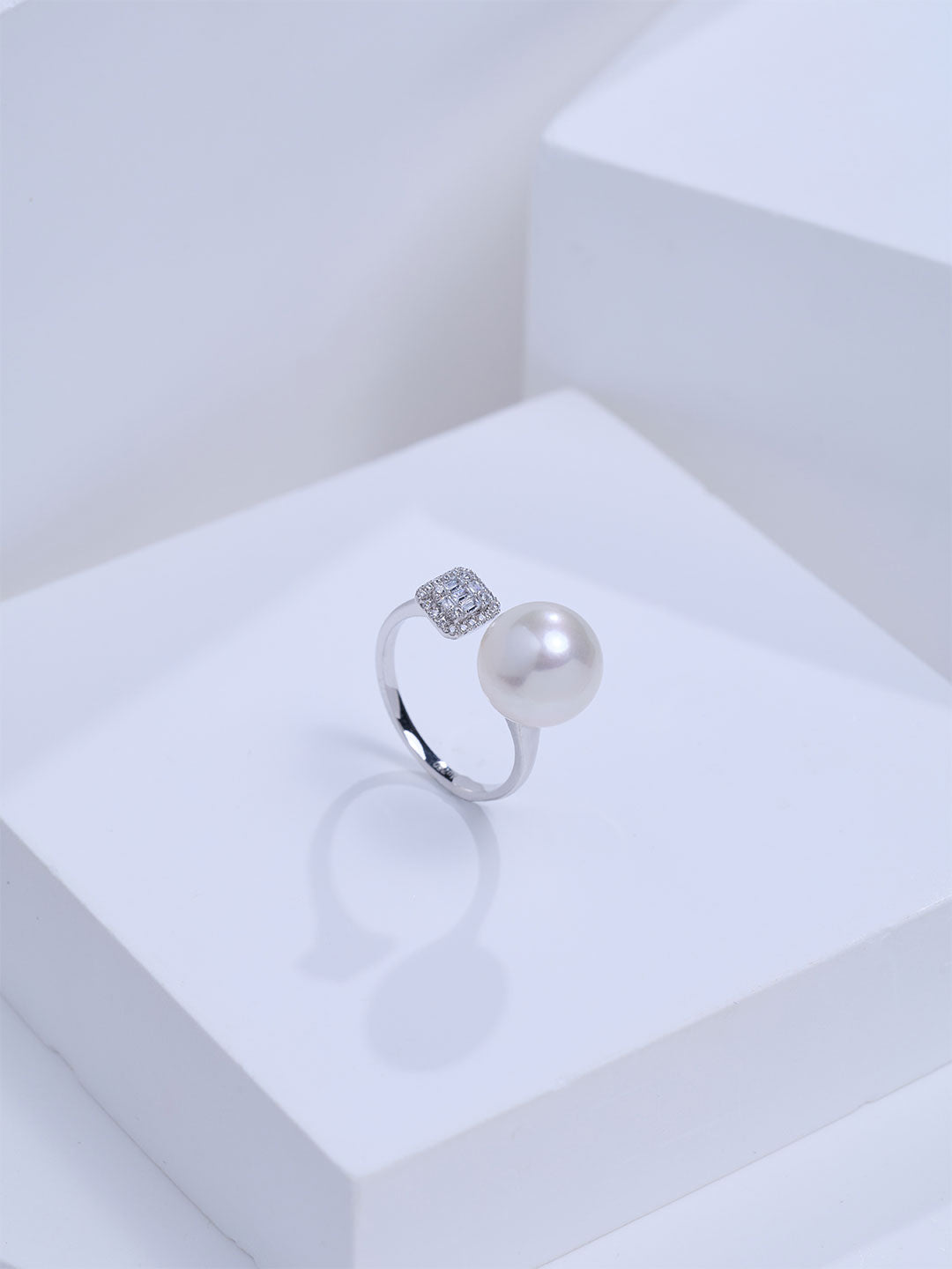 Top Grade 18K Gold Edison White Pearl Ring KR00168
