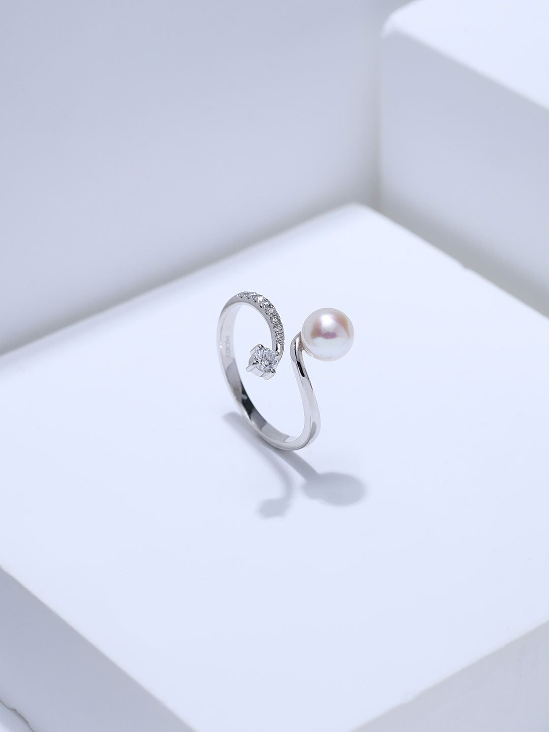 Top Grade 18k Solid Gold Akoya Pearl Ring KR00178