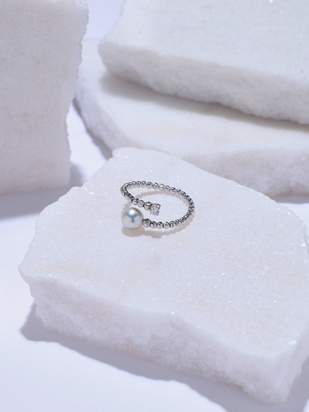Top Lustre 18K Solid Gold Silver Blue Akoya Pearl Ring KR00179