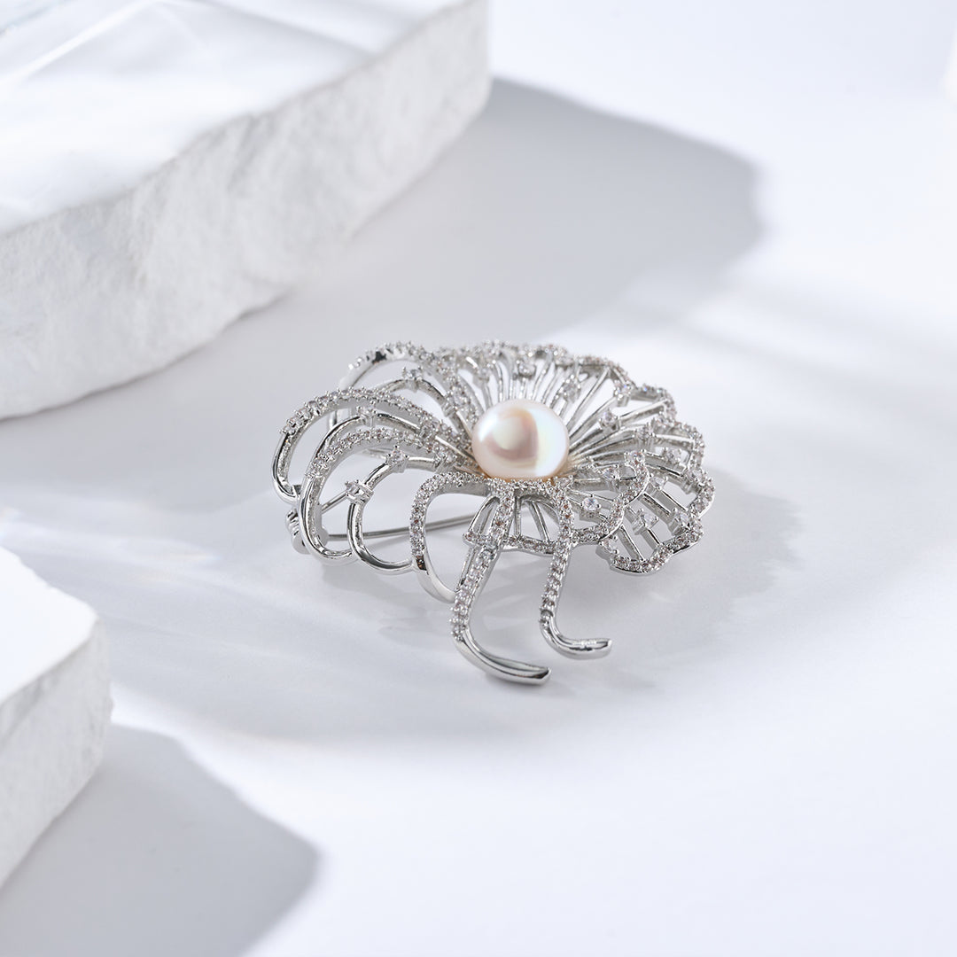 Elegant Freshwater Pearl Brooch WC00069