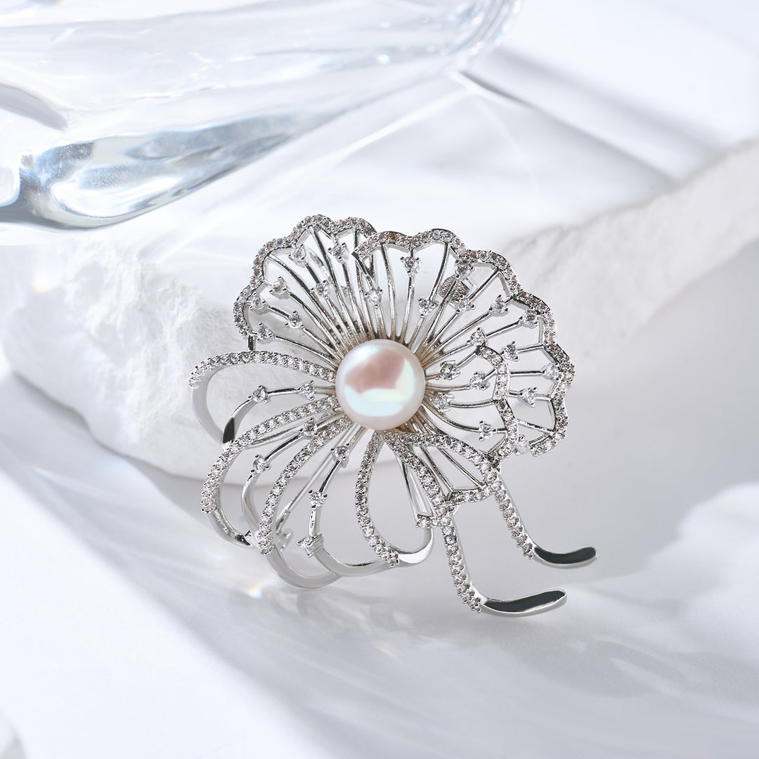 Elegant Freshwater Pearl Brooch WC00069