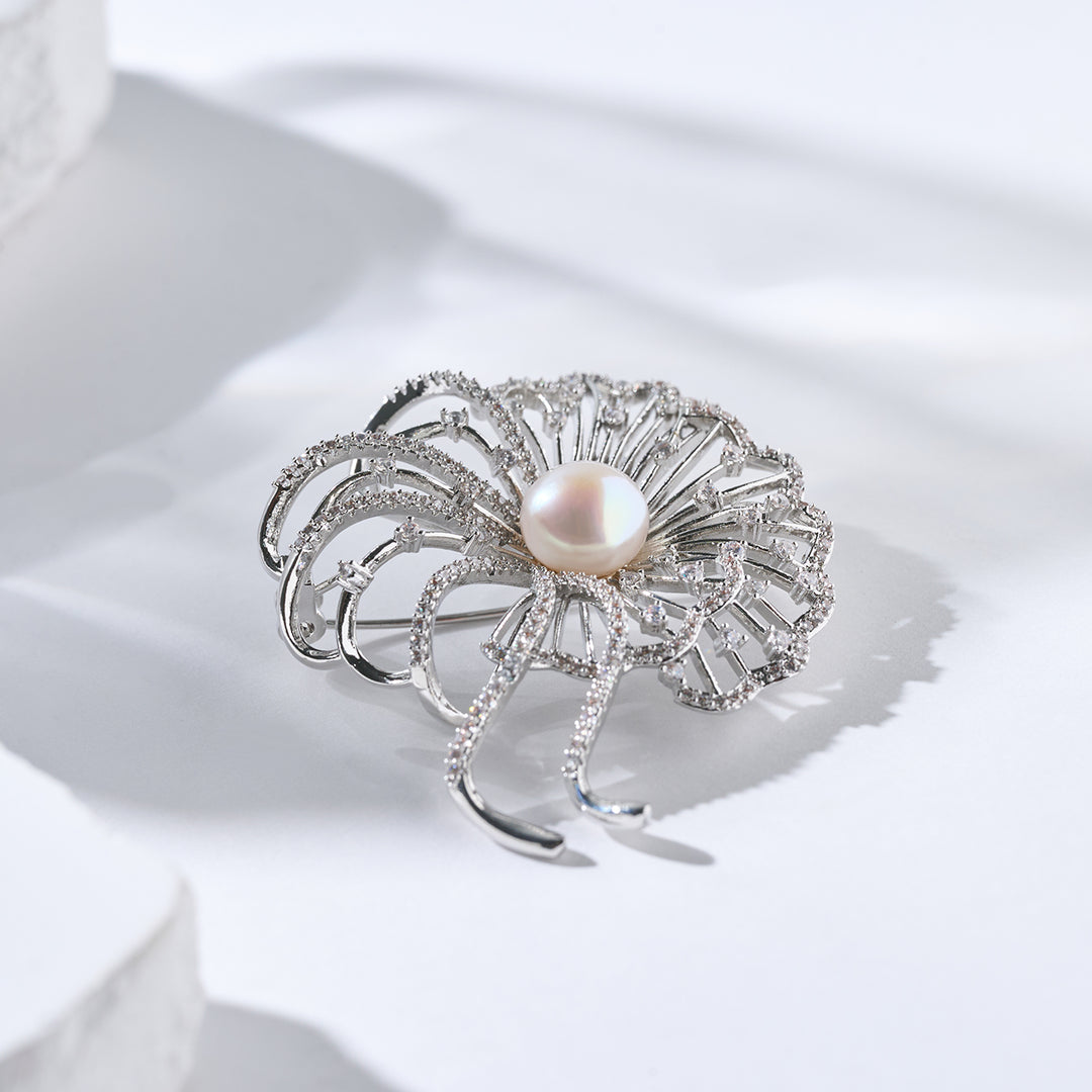 Elegant Freshwater Pearl Brooch WC00069