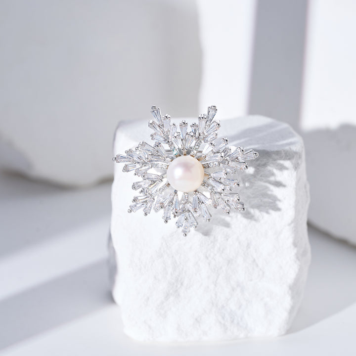 Elegant Freshwater Pearl Brooch WC00091