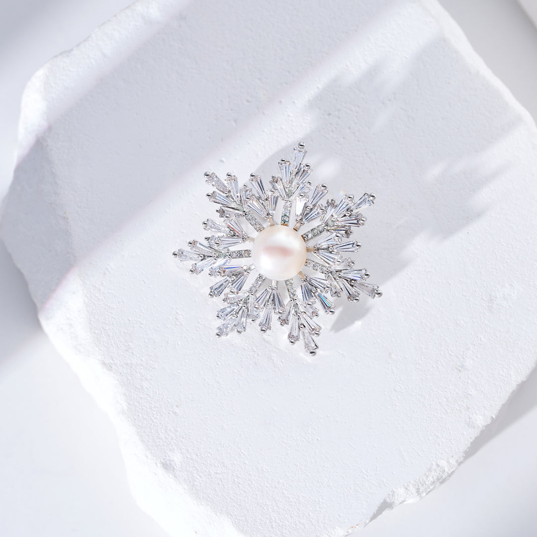 Elegant Freshwater Pearl Brooch WC00091
