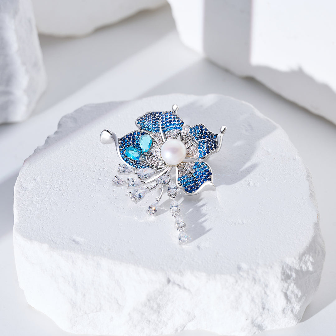 Elegant Freshwater Pearl Brooch WC00092
