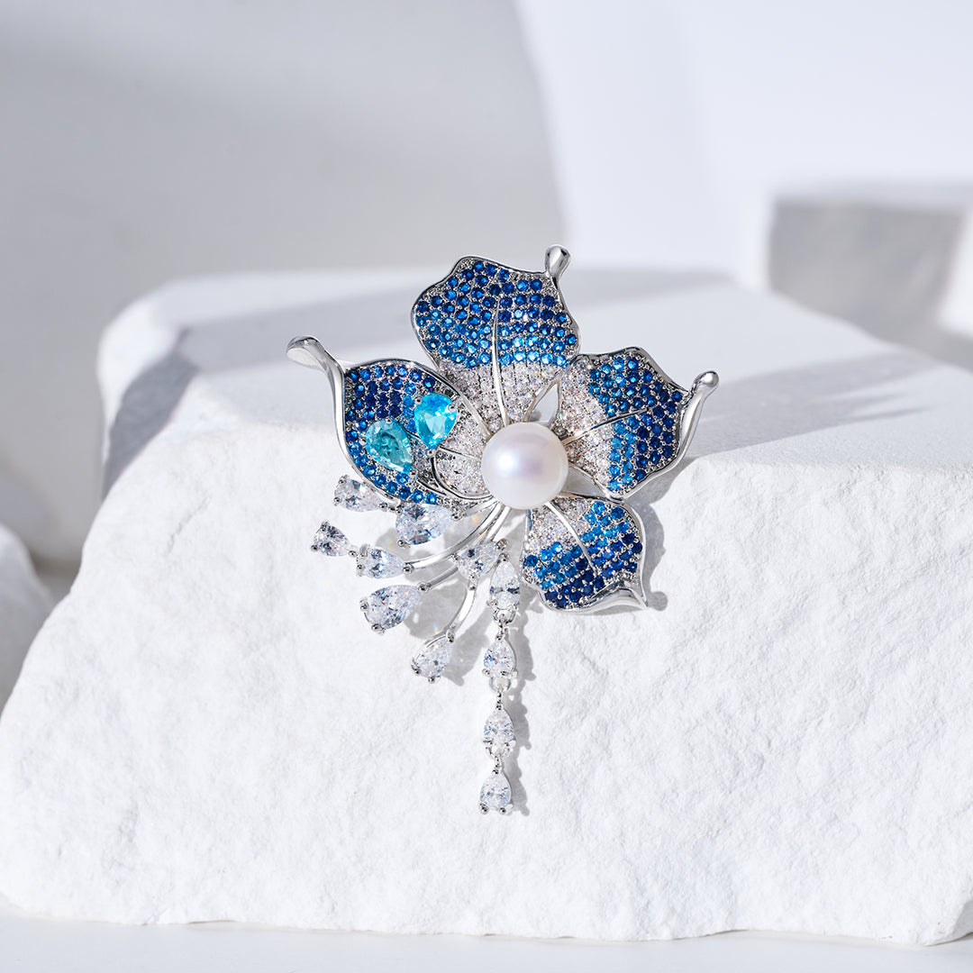 Elegant Freshwater Pearl Brooch WC00092