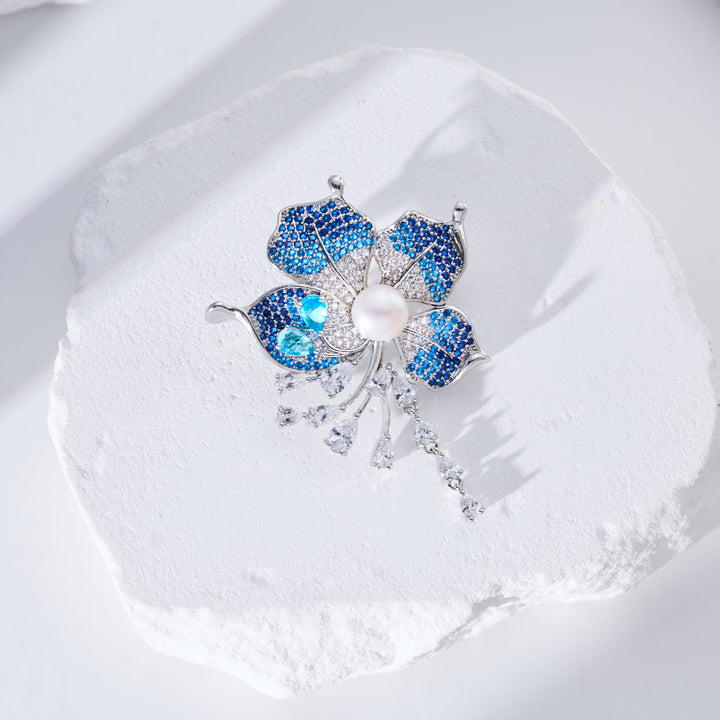 Elegant Freshwater Pearl Brooch WC00092