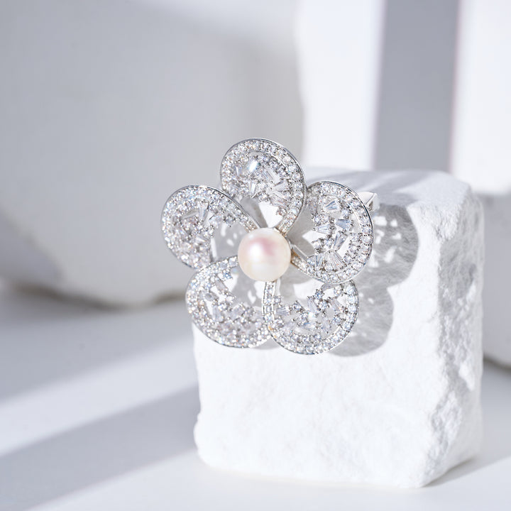 Elegant Freshwater Pearl Brooch WC00093