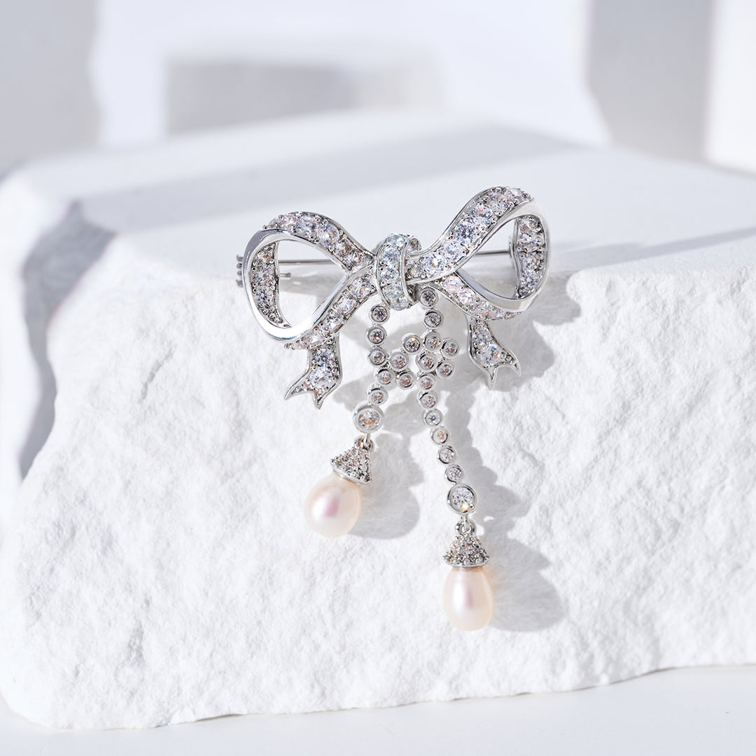 Elegant Freshwater Pearl Brooch WC00094
