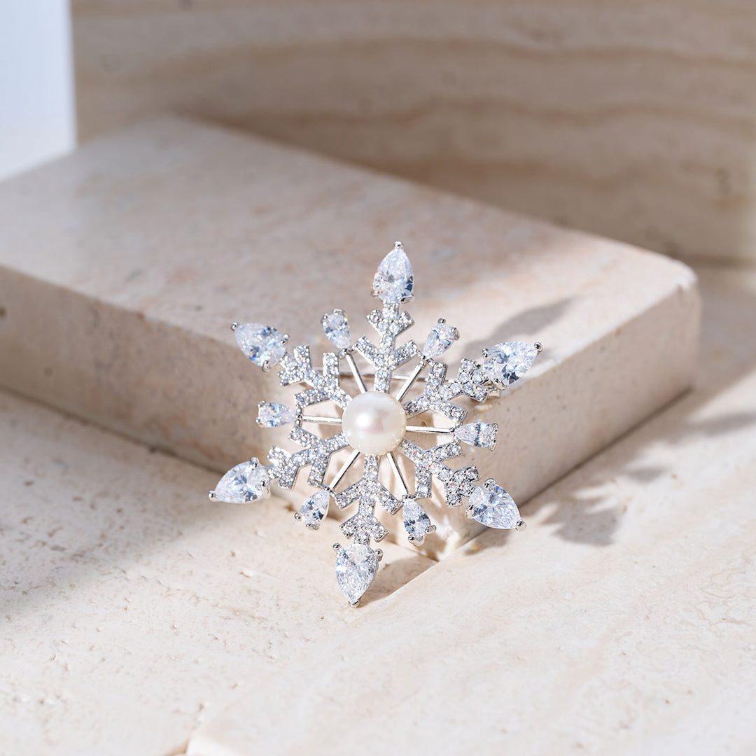 Elegant Freshwater Pearl Brooch WC00097