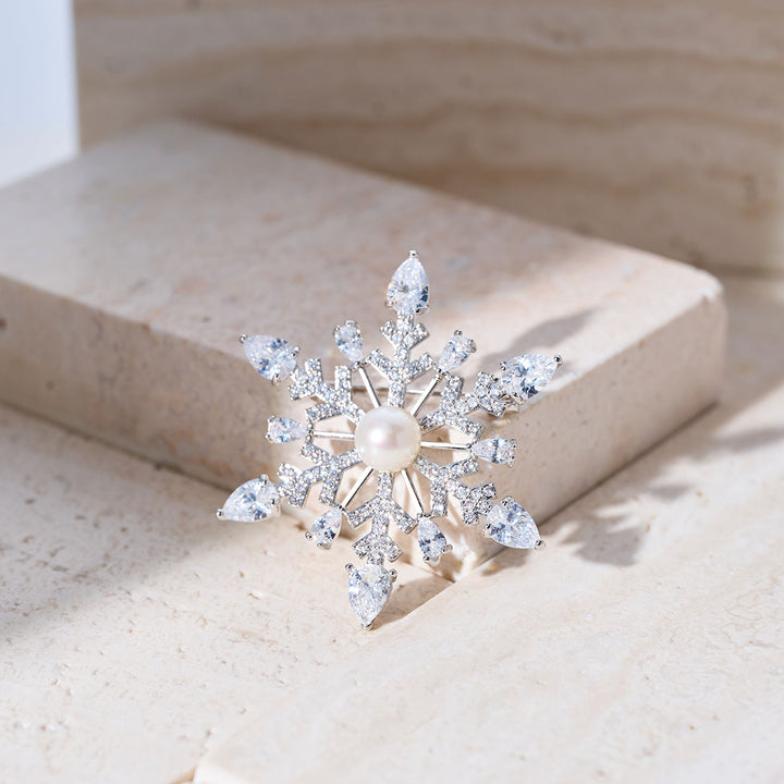 Elegant Freshwater Pearl Brooch WC00097