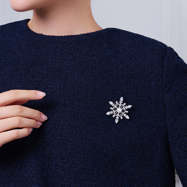 Spilla elegante con perla d'acqua dolce WC00097