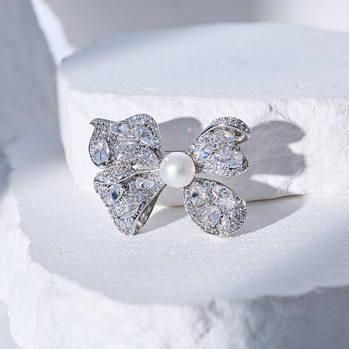 Broche elegante de perla de agua dulce WC00105