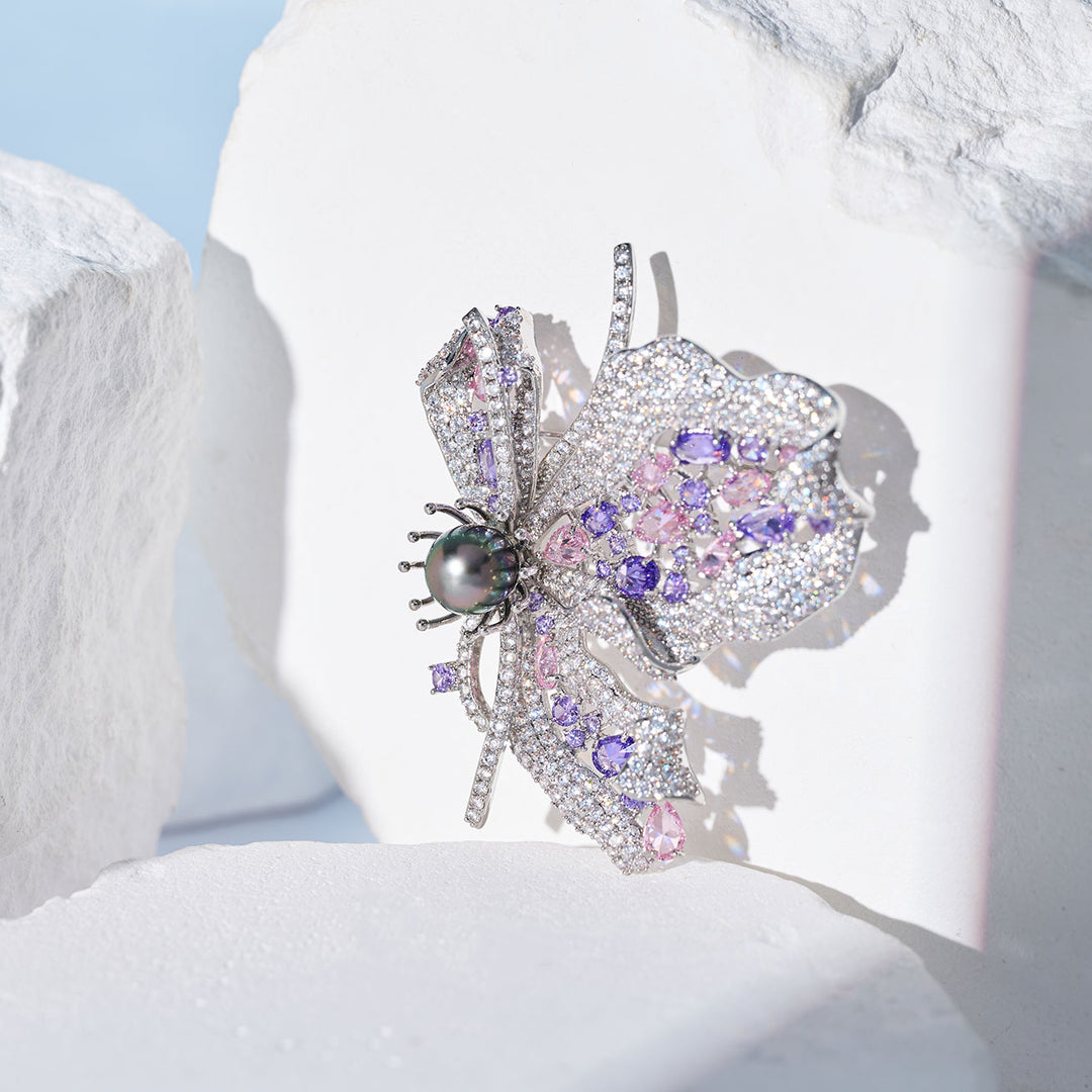 Spilla elegante con perla d'acqua dolce WC00112