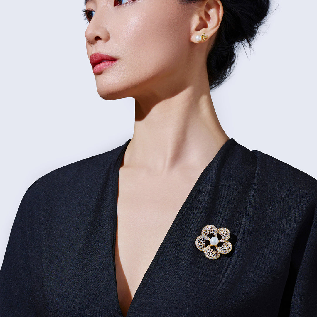 Elegant Freshwater Pearl Brooch WC00128