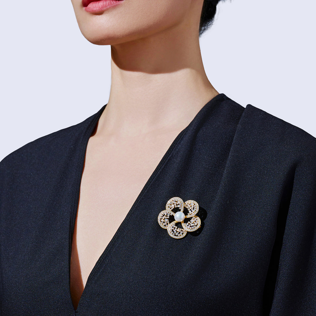Elegant Freshwater Pearl Brooch WC00128